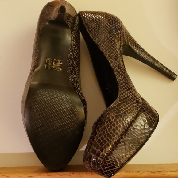 Charles & Keith Womens heals - Picture 3 of 4